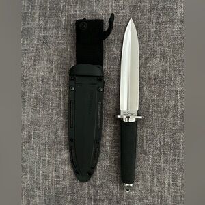 Cold Steel Dagger knife